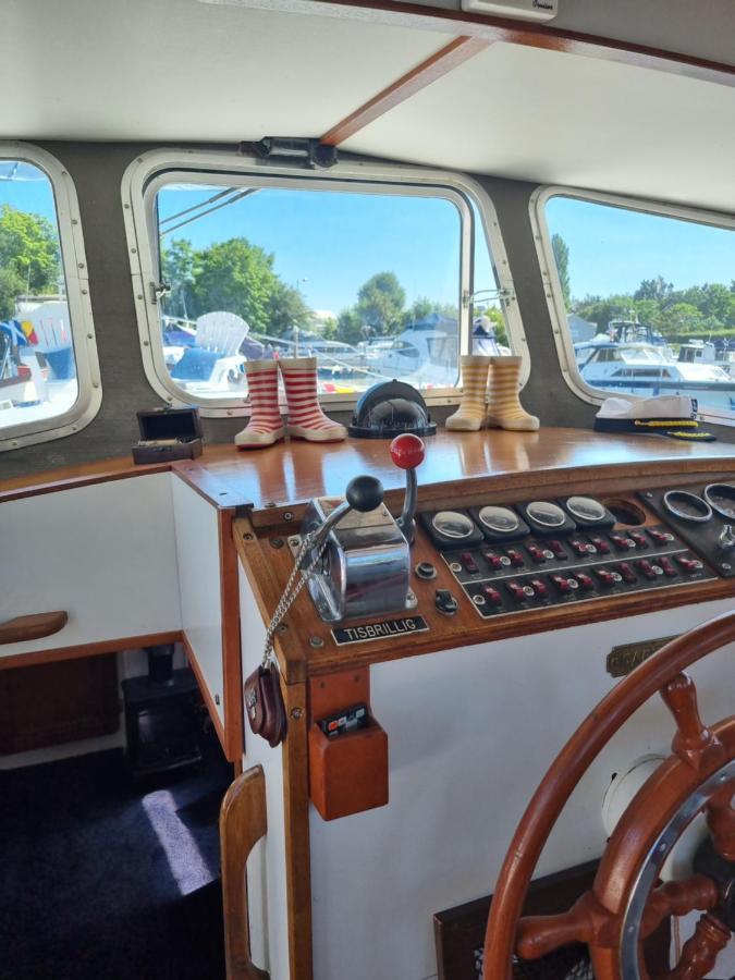 Traditional Boat Hotel Thorpe  ภายนอก รูปภาพ