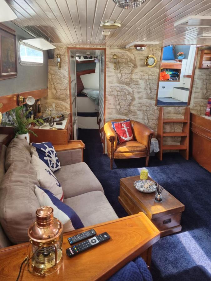 Traditional Boat Hotel Thorpe  ภายนอก รูปภาพ