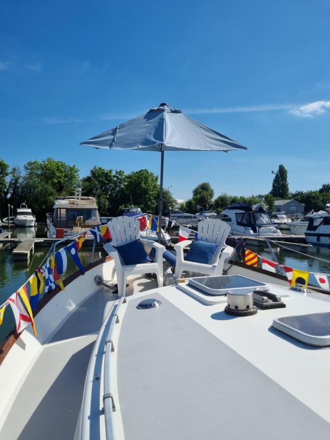Traditional Boat Hotel Thorpe  ภายนอก รูปภาพ